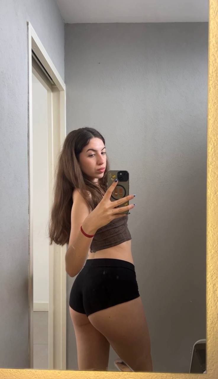 Amber in her underwear in Lanus