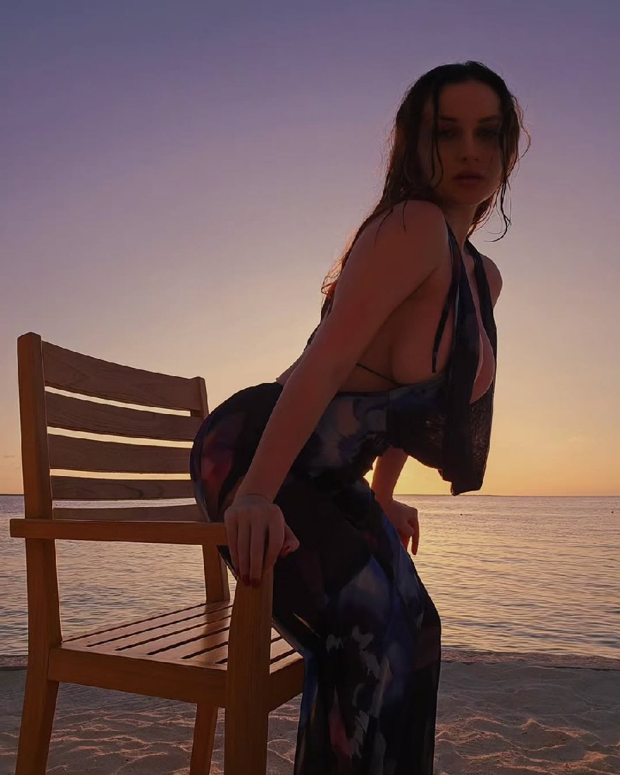 Sexy girl Miranda Faith nude in Lanus