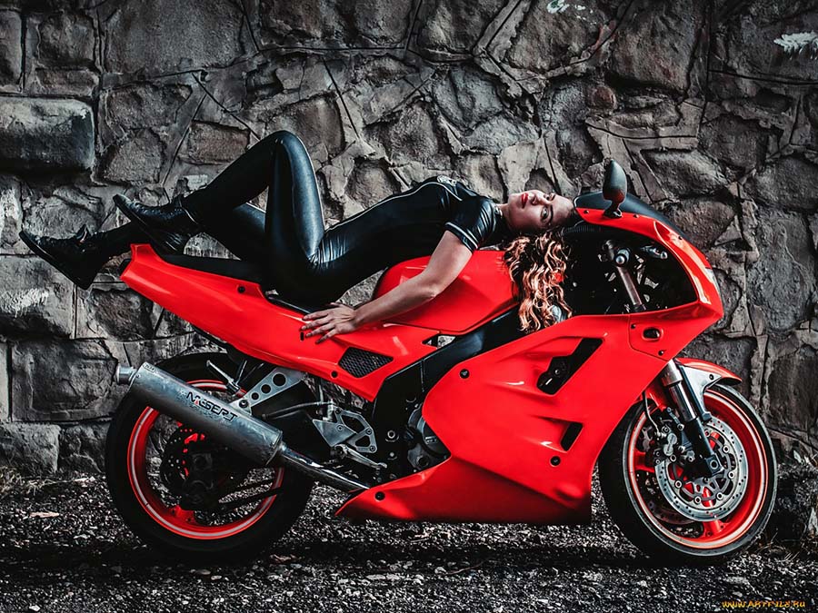 Beautiful girl Beautiful girls and motorcycles in Lanus