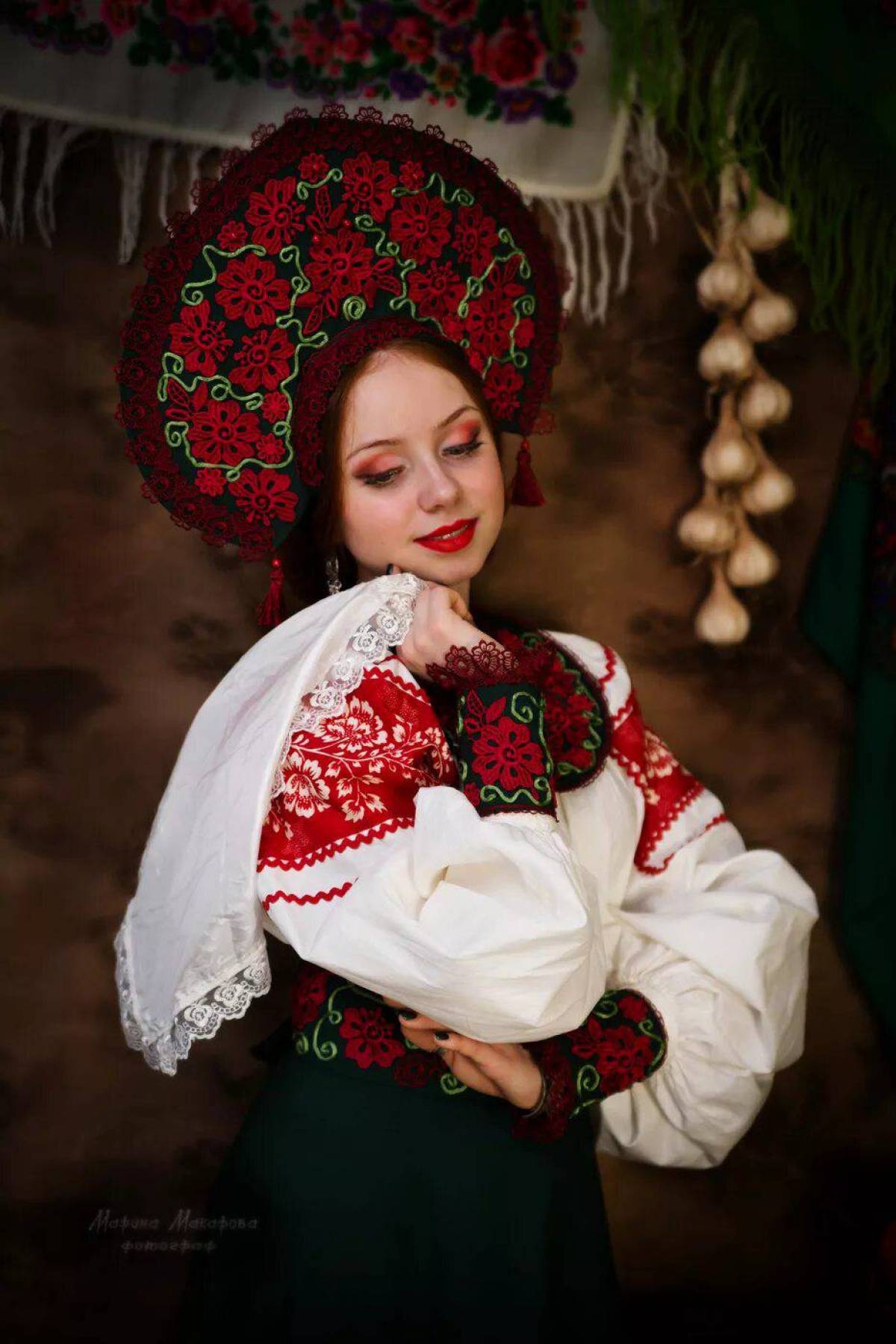 Women in Slavic costumes underwear in Lanus