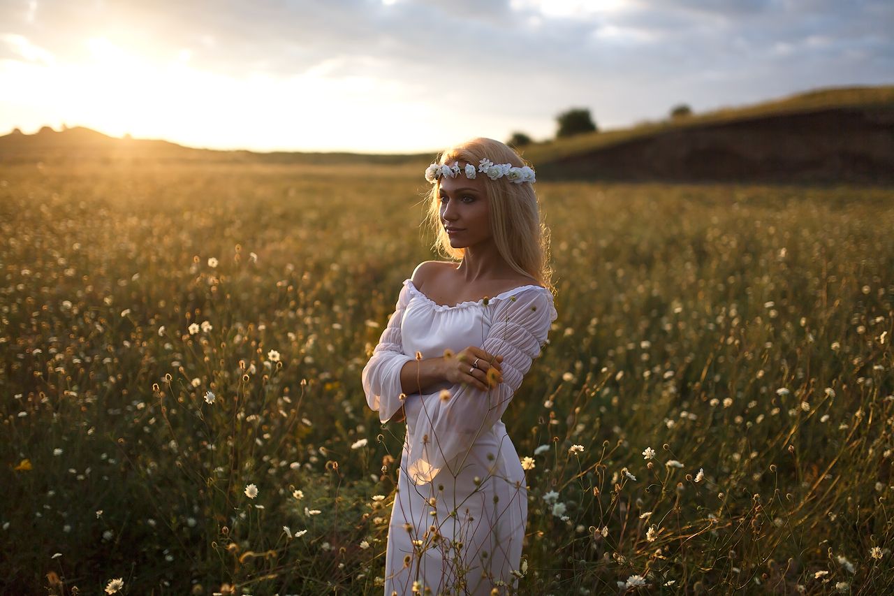 Girls in Slavic costumes in Lanus