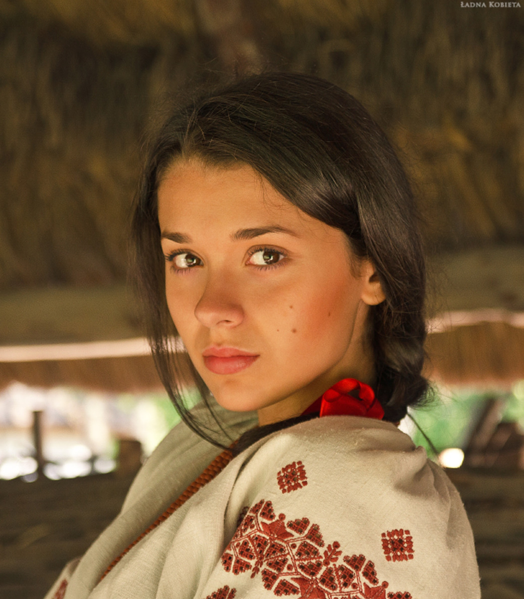 Girls in Slavic costumes in Lanus