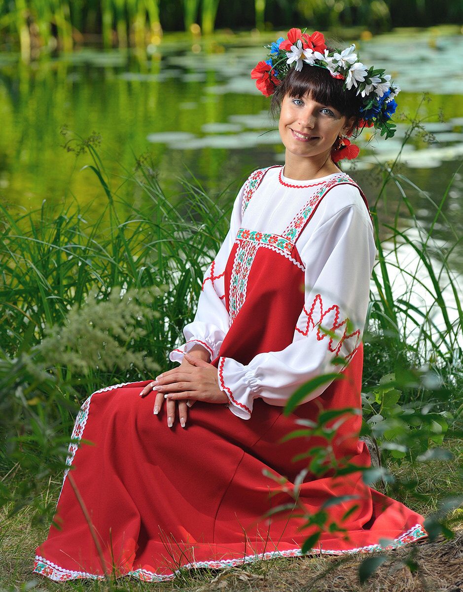Beautiful girl Girls in Slavic costumes in Lanus
