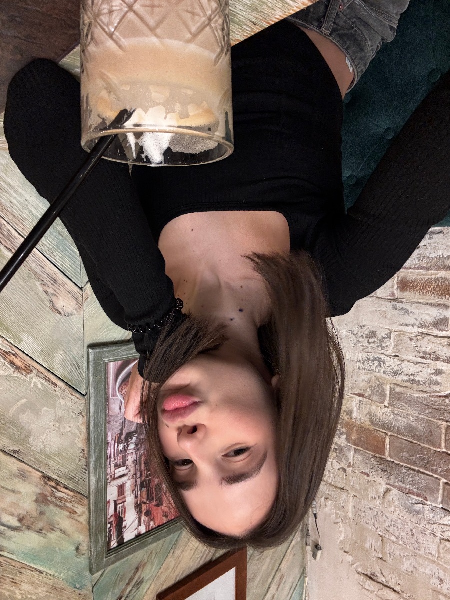 Fresh photos, fresh mood — Tina online in Lanus